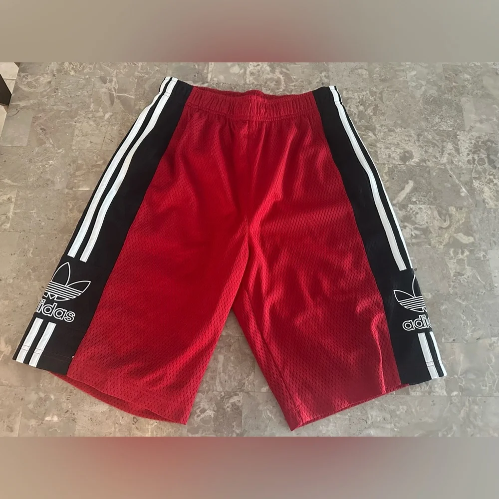 Adidas Originals men shorts (small). New with tags! Red and Black - Picture 1 of 4